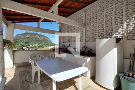 Casa à venda com 325m², 3 quartos e 2 vagas Casa à venda com 325m², 3 quartos e 2 vagasChurrasqueira