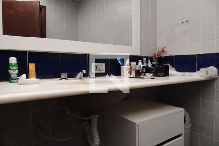 Casa à venda com 325m², 3 quartos e 2 vagasBanheiro Social