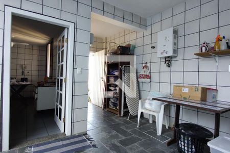 Casa à venda com 325m², 3 quartos e 2 vagas Casa à venda com 325m², 3 quartos e 2 vagasÁrea de Serviço