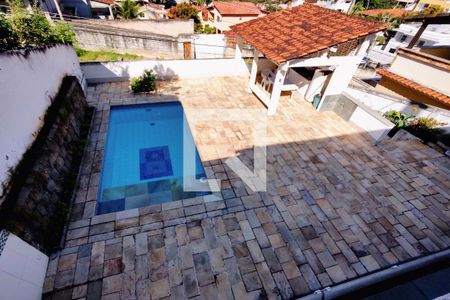 Casa à venda com 325m², 3 quartos e 2 vagas Casa à venda com 325m², 3 quartos e 2 vagasPiscina