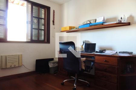 Casa à venda com 325m², 3 quartos e 2 vagasQuarto 3