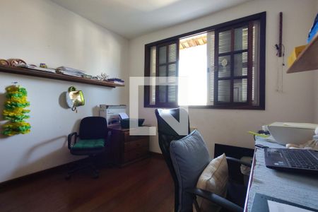 Casa à venda com 325m², 3 quartos e 2 vagas Casa à venda com 325m², 3 quartos e 2 vagasQuarto 3