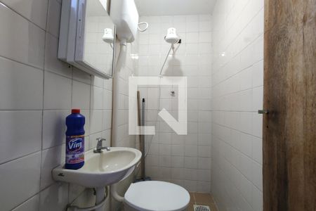 Casa à venda com 325m², 3 quartos e 2 vagas Casa à venda com 325m², 3 quartos e 2 vagasBanheiro de serviço