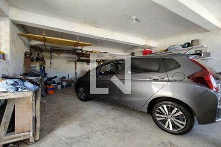 Casa à venda com 325m², 3 quartos e 2 vagas Casa à venda com 325m², 3 quartos e 2 vagasGaragem