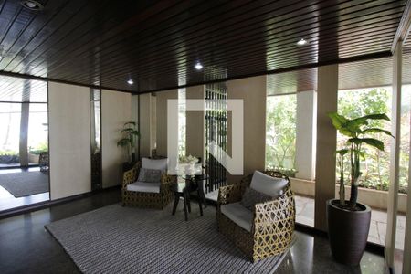 Apartamento para alugar com 134m², 2 quartos e 1 vagaHall social