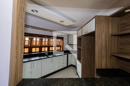 Casa à venda com 293m², 2 quartos e 2 vagas Casa à venda com 293m², 2 quartos e 2 vagasCozinha e Área de Serviço