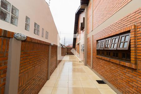 Casa à venda com 293m², 2 quartos e 2 vagas Casa à venda com 293m², 2 quartos e 2 vagasQuintal