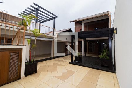 Casa à venda com 293m², 2 quartos e 2 vagas Casa à venda com 293m², 2 quartos e 2 vagasQuintal