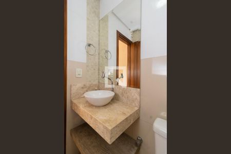 Casa à venda com 293m², 2 quartos e 2 vagas Casa à venda com 293m², 2 quartos e 2 vagasLavabo 2