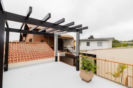 Casa à venda com 293m², 2 quartos e 2 vagas Casa à venda com 293m², 2 quartos e 2 vagasQuintal