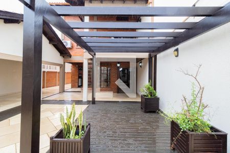 Casa à venda com 293m², 2 quartos e 2 vagas Casa à venda com 293m², 2 quartos e 2 vagasQuintal