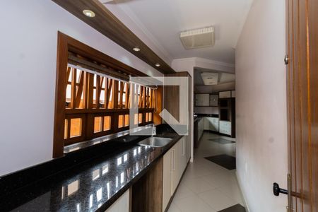 Casa à venda com 293m², 2 quartos e 2 vagas Casa à venda com 293m², 2 quartos e 2 vagasCozinha e Área de Serviço