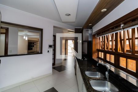 Casa à venda com 293m², 2 quartos e 2 vagas Casa à venda com 293m², 2 quartos e 2 vagasCozinha e Área de Serviço