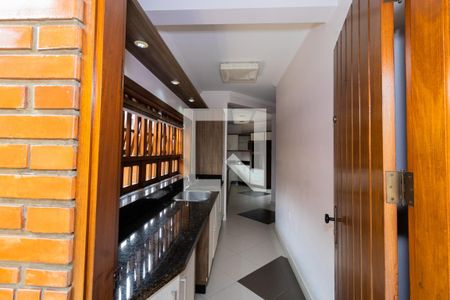 Casa à venda com 293m², 2 quartos e 2 vagas Casa à venda com 293m², 2 quartos e 2 vagasCozinha e Área de Serviço