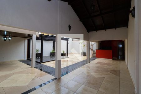 Casa à venda com 293m², 2 quartos e 2 vagas Casa à venda com 293m², 2 quartos e 2 vagasQuintal