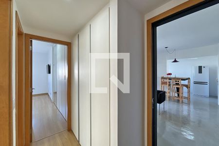 Apartamento à venda com 105m², 3 quartos e 2 vagas Apartamento à venda com 105m², 3 quartos e 2 vagasHall Quartos