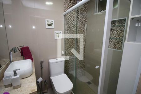 Apartamento para alugar com 65m², 2 quartos e sem vagaBanheiro