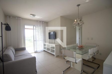 Sala de apartamento para alugar com 2 quartos, 80m² em Barra da Tijuca, Rio de Janeiro