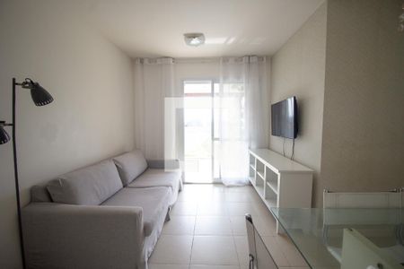 Sala de apartamento para alugar com 2 quartos, 80m² em Barra da Tijuca, Rio de Janeiro