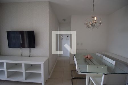 Sala de apartamento para alugar com 2 quartos, 80m² em Barra da Tijuca, Rio de Janeiro