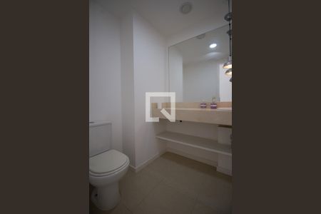 Lavabo de apartamento para alugar com 2 quartos, 80m² em Barra da Tijuca, Rio de Janeiro