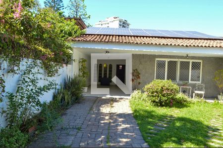 Casa à venda com 300m², 4 quartos e 6 vagasGaragem 