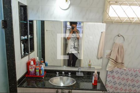 Casa à venda com 300m², 4 quartos e 6 vagasBanheiro da Suíte