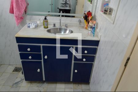 Casa à venda com 300m², 4 quartos e 6 vagasBanheiro 