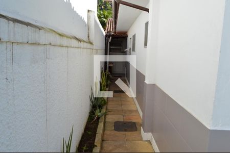 Casa à venda com 300m², 4 quartos e 6 vagasCorredor 1 
