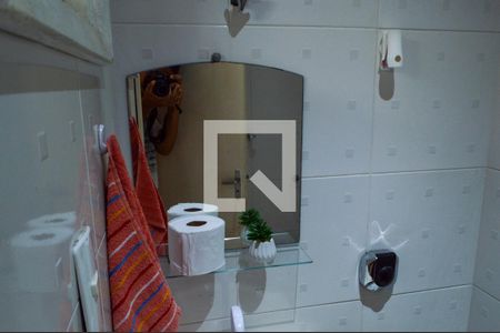 Casa à venda com 300m², 4 quartos e 6 vagasBanheiro de Serviço 