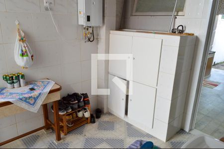 Casa à venda com 300m², 4 quartos e 6 vagasÁrea de Serviço