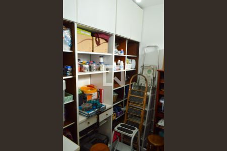 Casa à venda com 300m², 4 quartos e 6 vagasQuarto de Serviço 