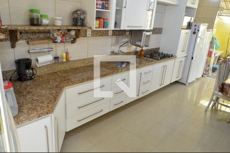 Casa à venda com 125m², 3 quartos e 2 vagas Casa à venda com 125m², 3 quartos e 2 vagasCozinha