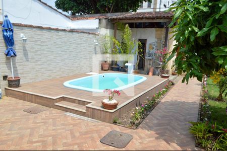 Casa à venda com 125m², 3 quartos e 2 vagas Casa à venda com 125m², 3 quartos e 2 vagasPiscina