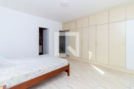 Casa à venda com 280m², 6 quartos e 3 vagasSuíte