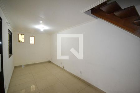 Sala de casa para alugar com 2 quartos, 100m² em Centro, Nilópolis