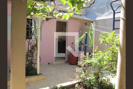 Casa à venda com 215m², 2 quartos e 2 vagasQuintal