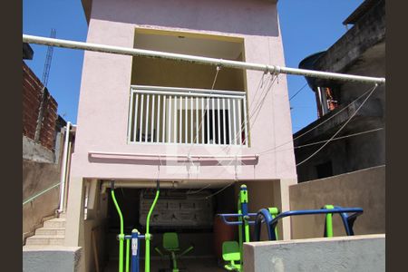 Casa à venda com 215m², 2 quartos e 2 vagasQuintal