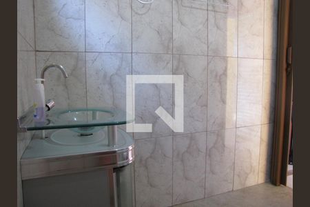 Casa à venda com 215m², 2 quartos e 2 vagasBanheiro Suíte 2