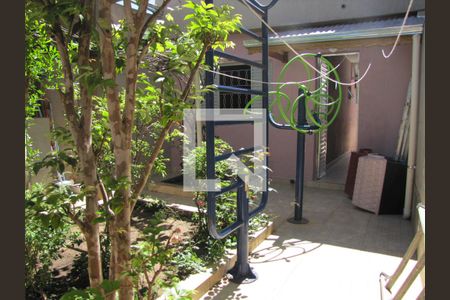 Casa à venda com 215m², 2 quartos e 2 vagasQuintal