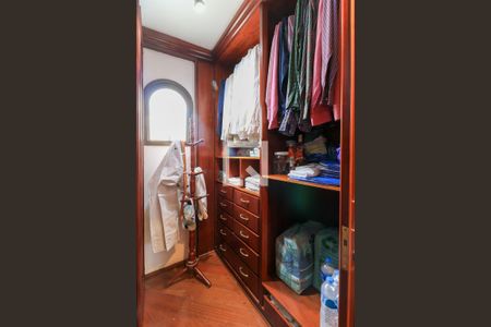 Apartamento para alugar com 260m², 3 quartos e 3 vagasCloset da suíte