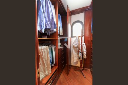 Apartamento para alugar com 260m², 3 quartos e 3 vagasCloset da suíte