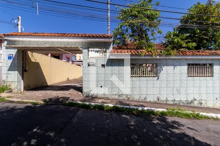 Casa à venda com 510m², 3 quartos e 8 vagas Casa à venda com 510m², 3 quartos e 8 vagasFachada