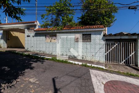 Casa à venda com 510m², 3 quartos e 8 vagas Casa à venda com 510m², 3 quartos e 8 vagasFachada
