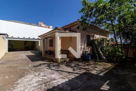 Casa à venda com 510m², 3 quartos e 8 vagas Casa à venda com 510m², 3 quartos e 8 vagasGaragem