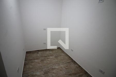 Quarto 1 de casa para alugar com 2 quartos, 60m² em Vila Bertioga, São Paulo