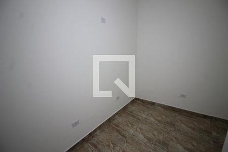 Quarto 1 de casa para alugar com 2 quartos, 60m² em Vila Bertioga, São Paulo