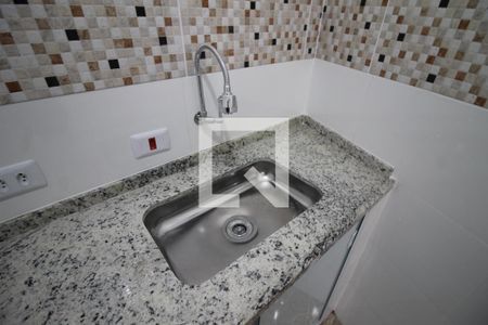 Cozinha de casa para alugar com 2 quartos, 60m² em Vila Bertioga, São Paulo