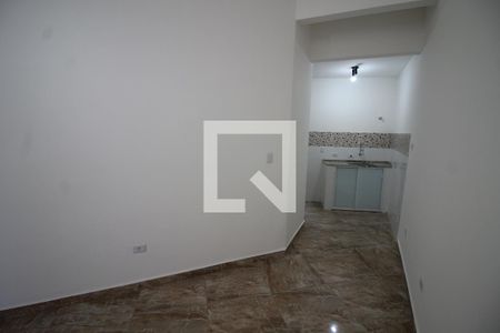 Sala de casa para alugar com 2 quartos, 60m² em Vila Bertioga, São Paulo