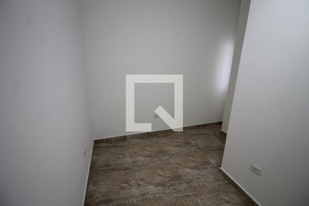 Quarto 1 de casa para alugar com 2 quartos, 60m² em Vila Bertioga, São Paulo